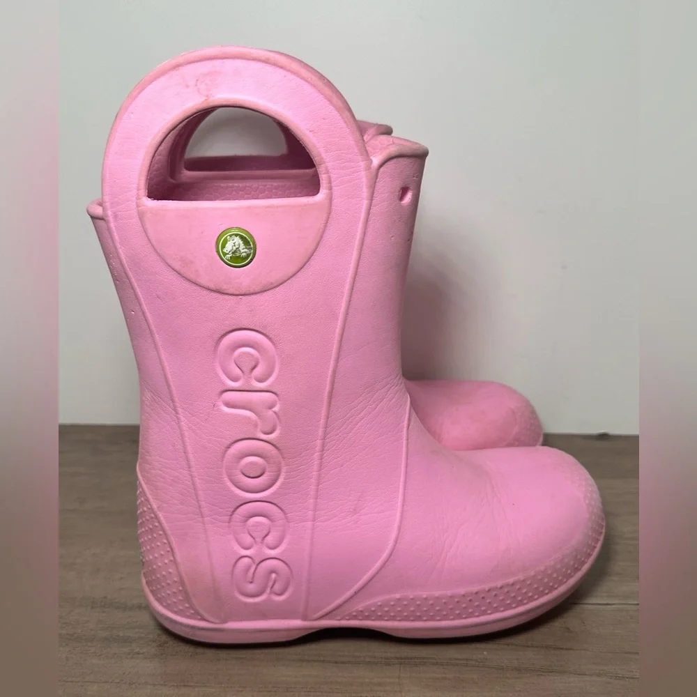 Crocs Kids Handle It Rain Boot Size J2‎ Girls Pink Waterproof Pull/Slip On.